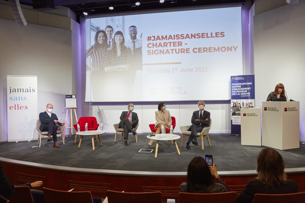 Tatiana F-Salomon au siège de Société Générale pour #JamaisSansElle, photo de Harry Matenaer