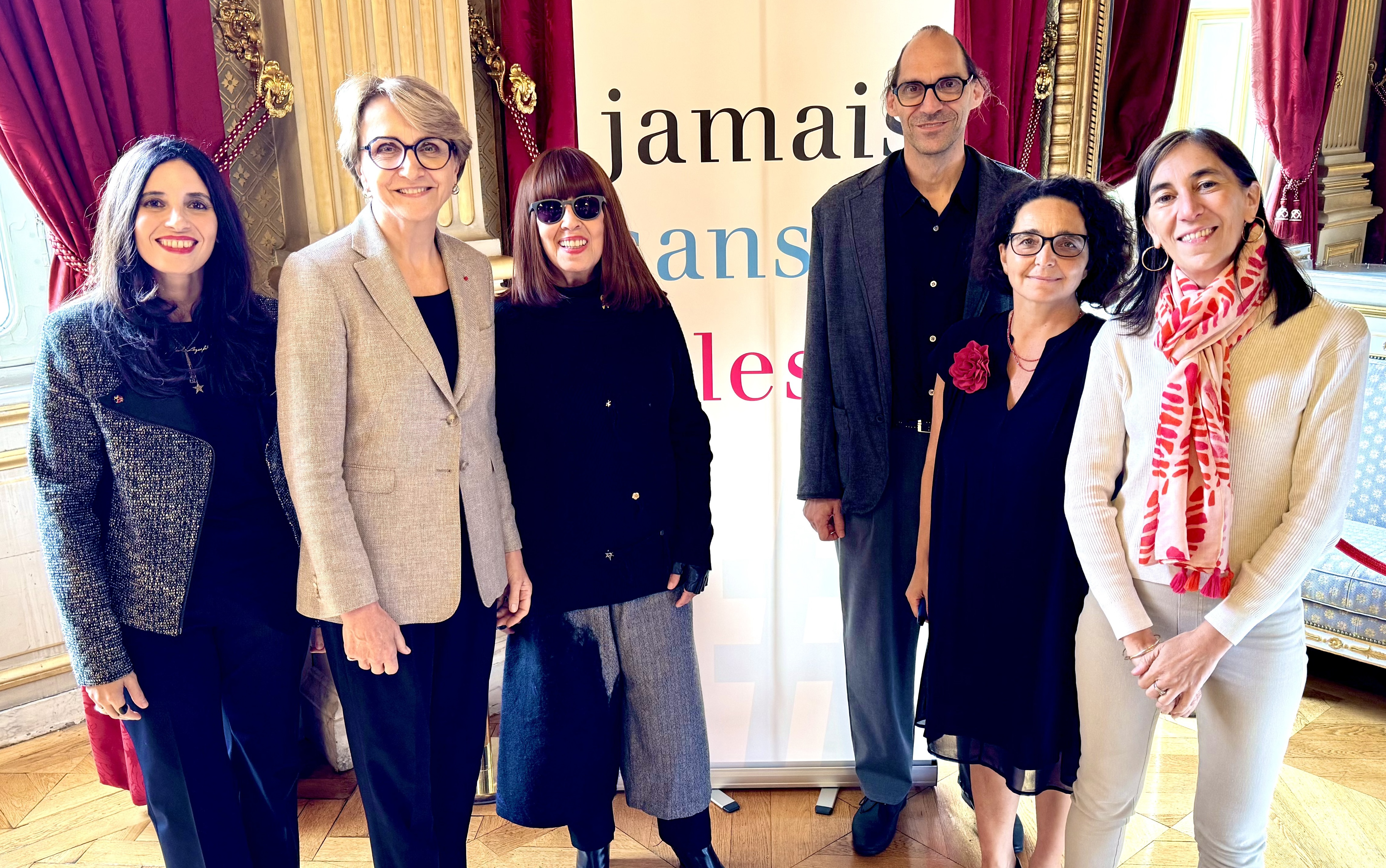 Tatiana F-Salomon, Anne-Marie Descôtes, Natacha Quester-Séméon, Étienne Parizot, Muriel Domenach et Pauline Carmona au Quai d’Orsay.